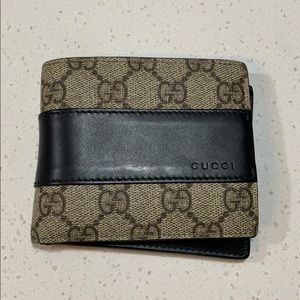 Gucci GG Supreme wallet